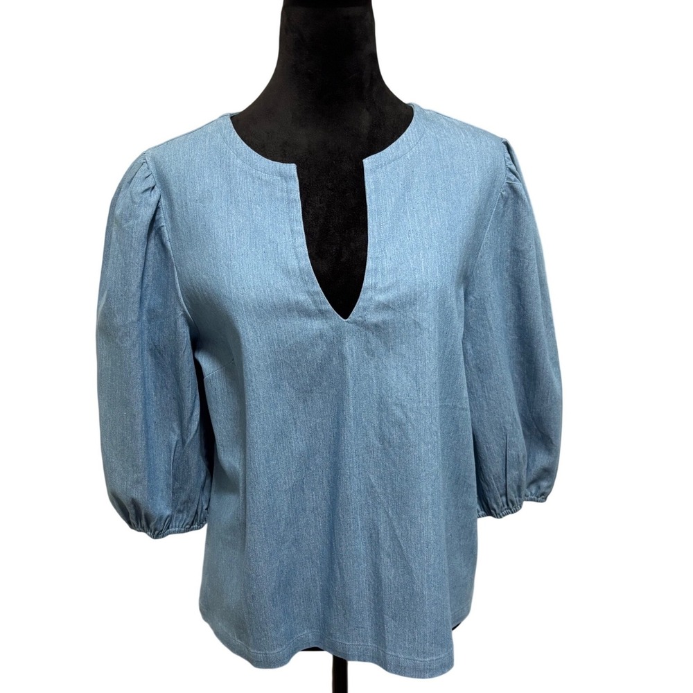 LaLavon Blouse Medium Light Blue Split V-Neck Puff Sleeve Denim
EUC